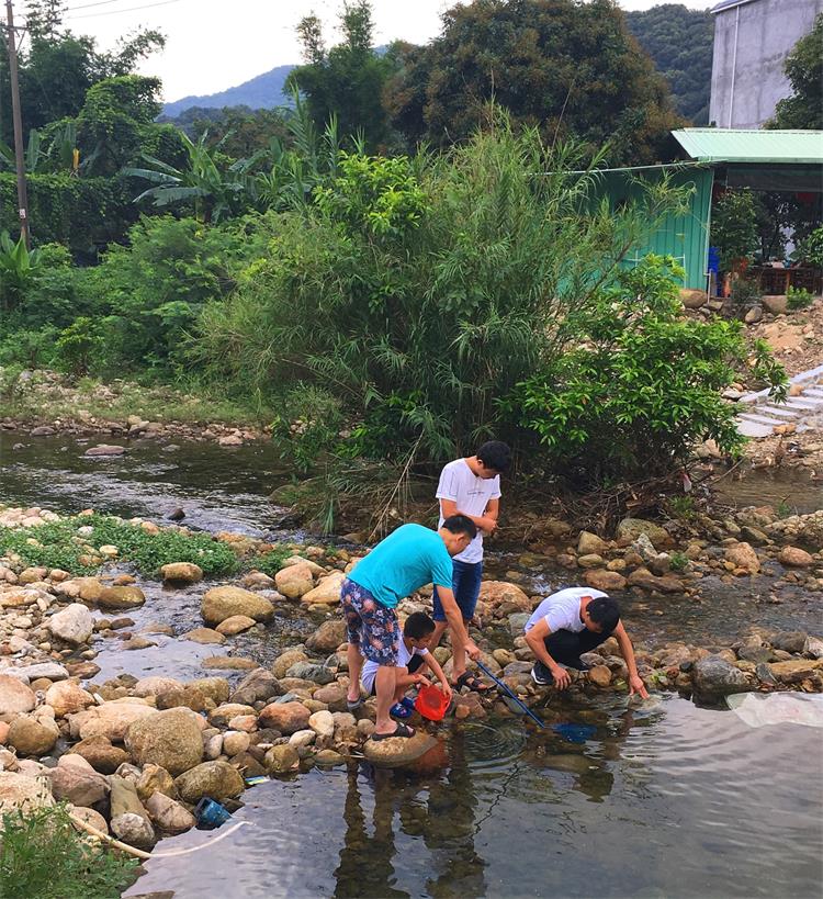 酥醪村河邊玩水 酥醪村河邊玩水
